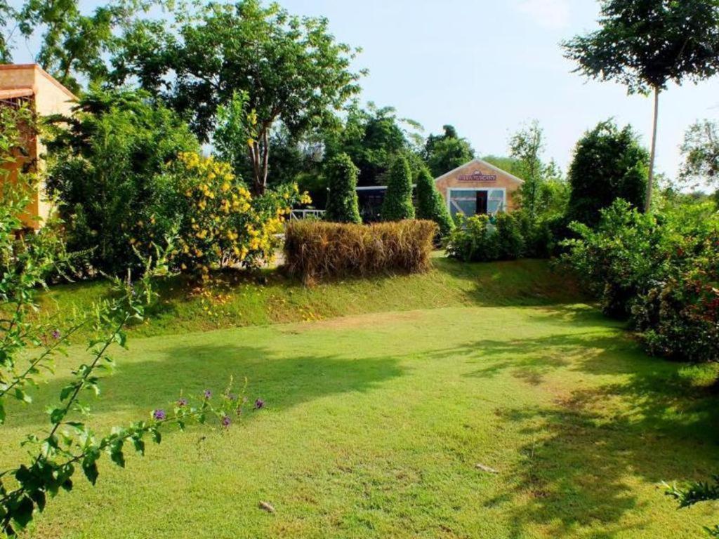 Villa Tuscany Country Resort Suan Phueng Exterior photo