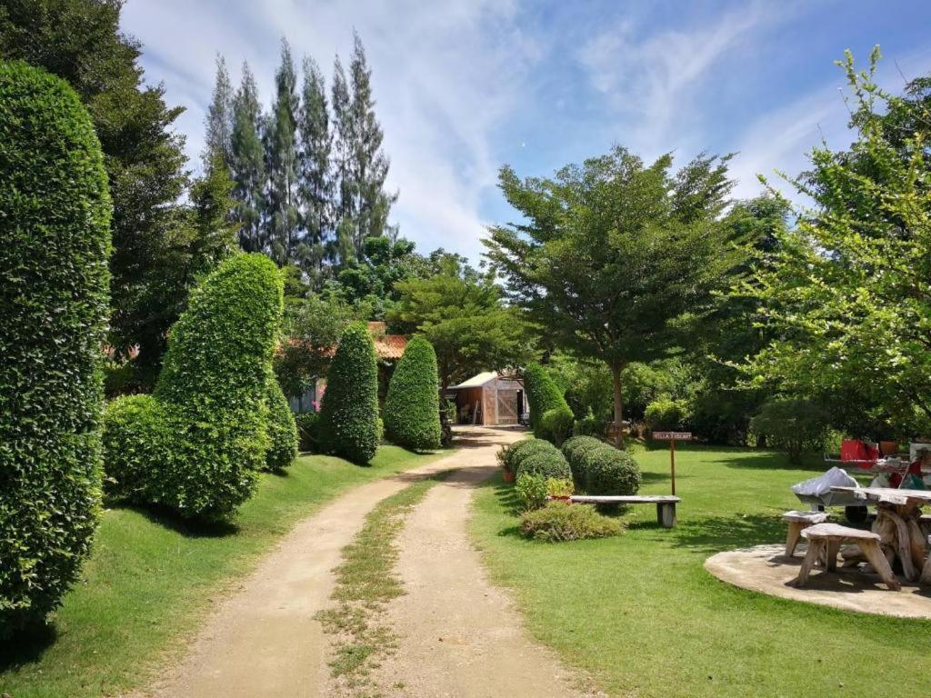 Villa Tuscany Country Resort Suan Phueng Exterior photo