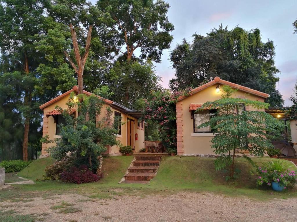 Villa Tuscany Country Resort Suan Phueng Exterior photo